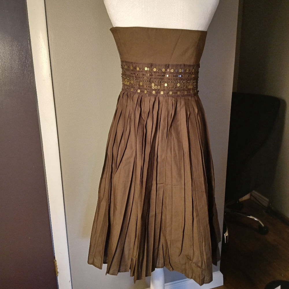 ANN TAYLOR Woman's Brown Strapless Dress Size 4 - Picture 2 of 4